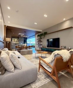 Casa de Alto Padrão em Cascavel com 3 Suítes